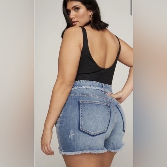 Good American Pants - NWT Good American Bombshell Shorts